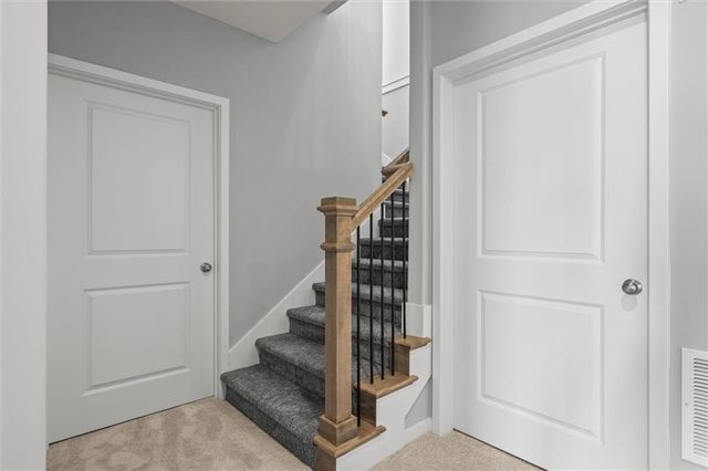 17366 S Raintree Drive Bldg J Unit 40, Olathe, KS 66062