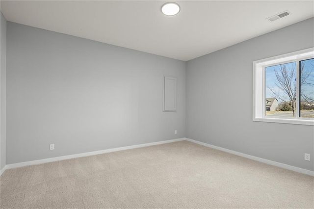 17366 S Raintree Drive Bldg J Unit 40, Olathe, KS 66062