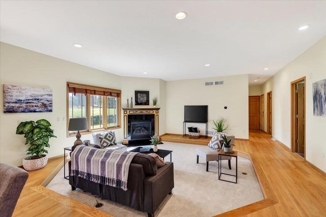 5753 Dawley Drive, Fitchburg, WI 53711