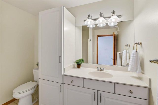 5753 Dawley Drive, Fitchburg, WI 53711