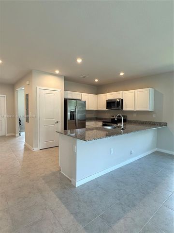 671 NW 10th Ct, Florida City, FL 33034