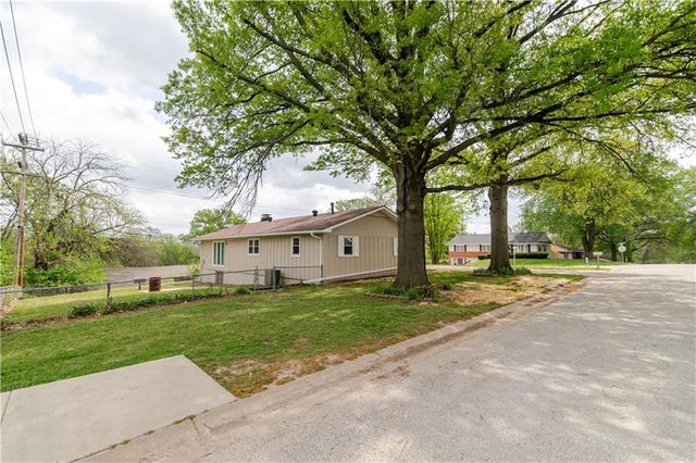 6354 Freeman Avenue, Kansas City, KS 66102