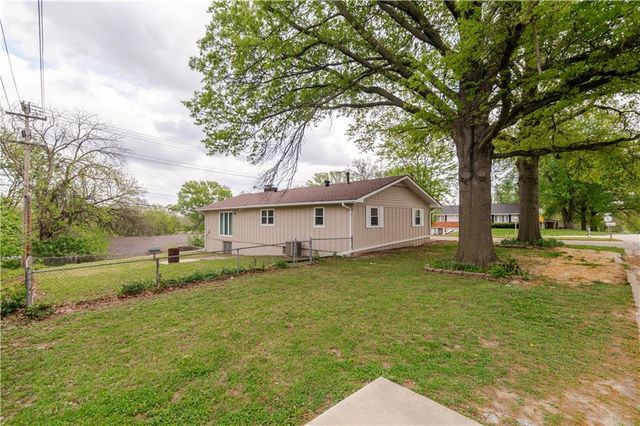 6354 Freeman Avenue, Kansas City, KS 66102