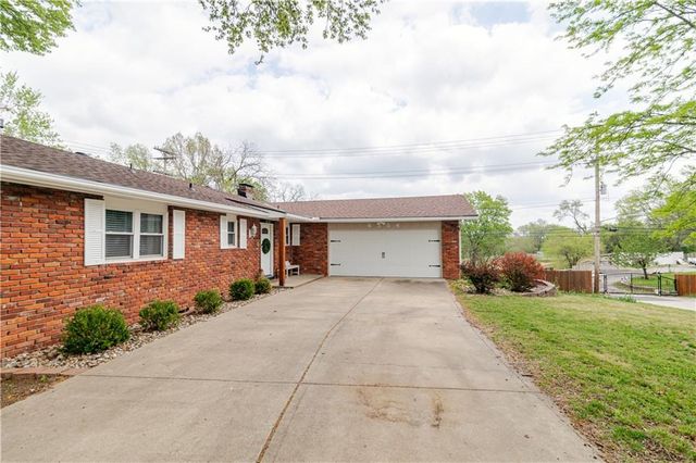 6354 Freeman Avenue, Kansas City, KS 66102