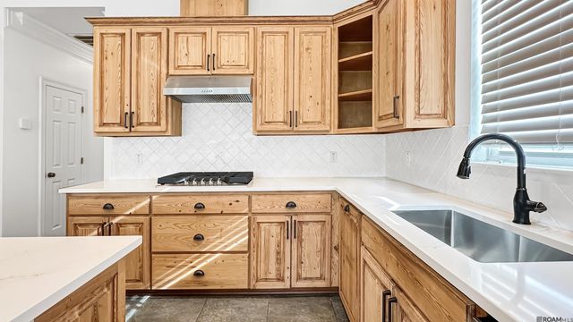 13583 Lakeway Dr, Prairieville, LA 70769