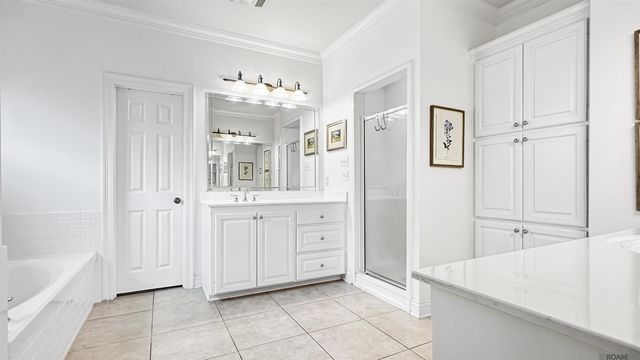 13583 Lakeway Dr, Prairieville, LA 70769