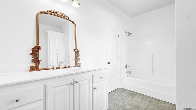 13583 Lakeway Dr, Prairieville, LA 70769