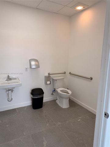 665 E 49 ST, Hialeah, FL 33013