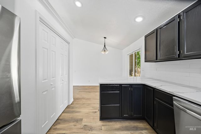 4766 N Bruxelles Dr, Boise, ID 83704