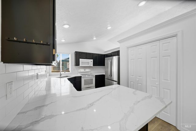 4766 N Bruxelles Dr, Boise, ID 83704