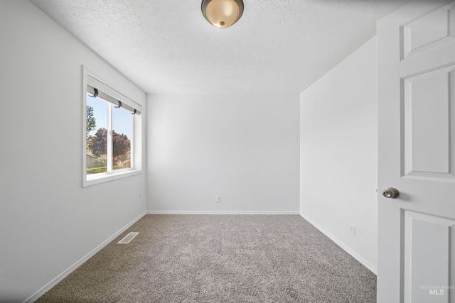 4766 N Bruxelles Dr, Boise, ID 83704