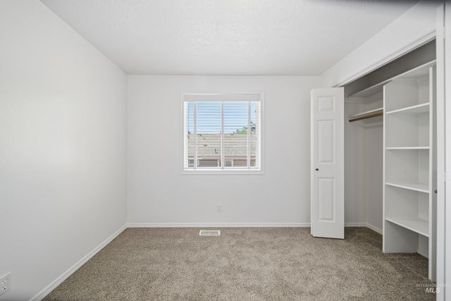 4766 N Bruxelles Dr, Boise, ID 83704