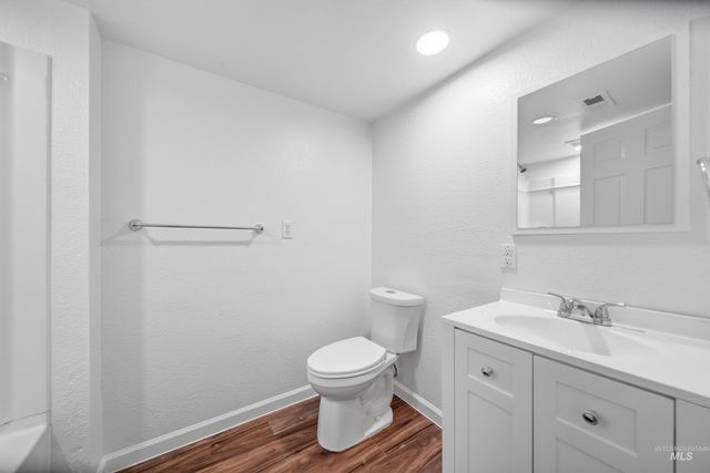 4766 N Bruxelles Dr, Boise, ID 83704