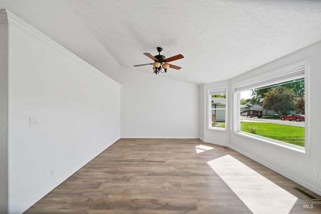 4766 N Bruxelles Dr, Boise, ID 83704