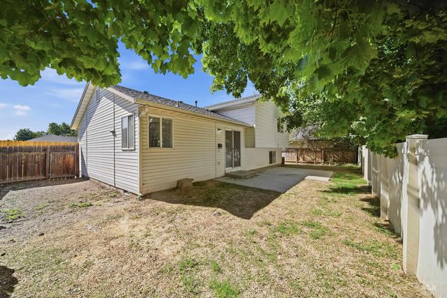 4766 N Bruxelles Dr, Boise, ID 83704