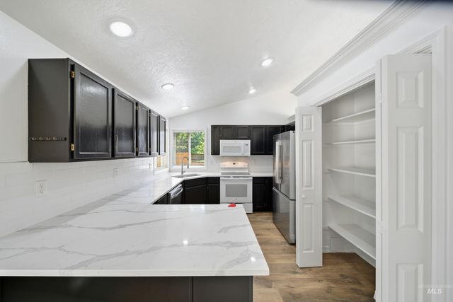 4766 N Bruxelles Dr, Boise, ID 83704