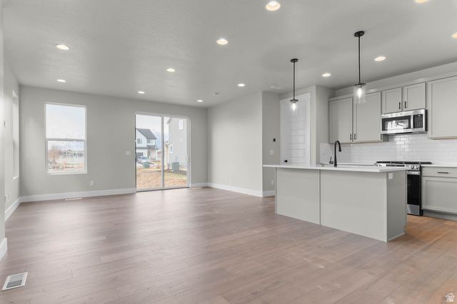 4992 W GREEN ASH LN, Highland, UT 84003