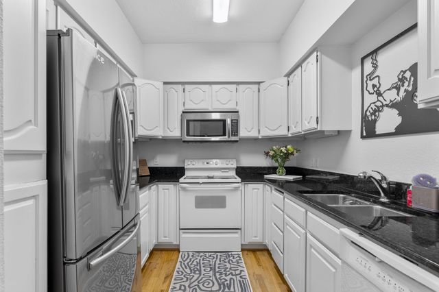 3208 Cole Avenue 1111, Dallas, TX 75204