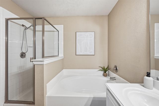 2522 Durango Ridge Drive, Bedford, TX 76021