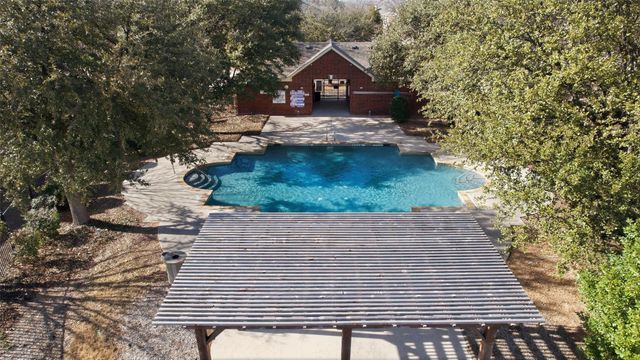 2522 Durango Ridge Drive, Bedford, TX 76021