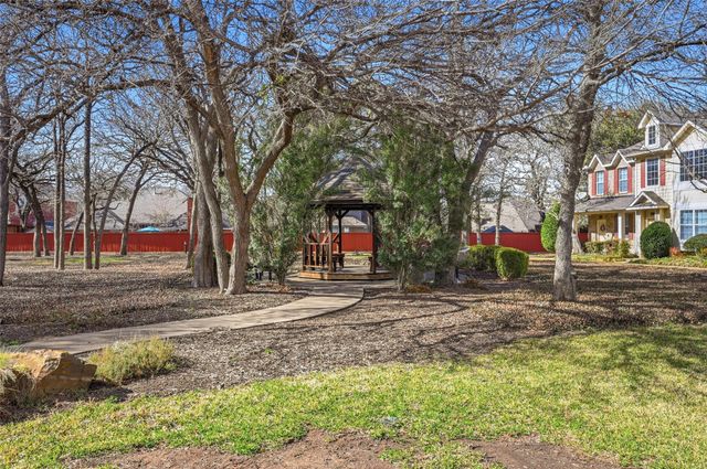 2522 Durango Ridge Drive, Bedford, TX 76021