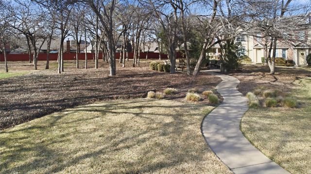 2522 Durango Ridge Drive, Bedford, TX 76021