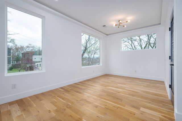 1001 Glenview Dr, Nashville, TN 37206