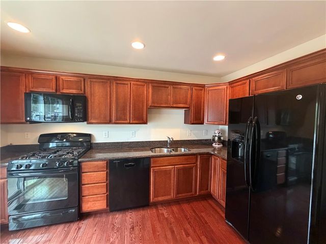 4165 Bunker Hill Drive North, Upper Saucon Twp, PA 18036