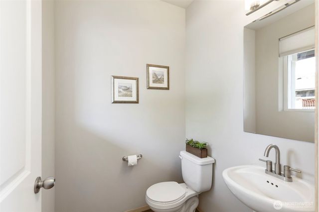 1060 Banyan Street, Bremerton, WA 98310