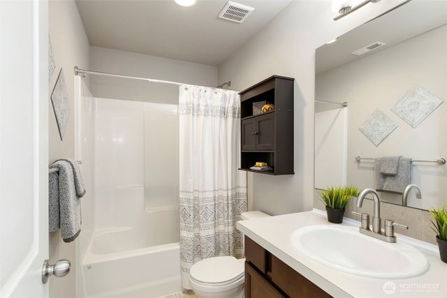 1060 Banyan Street, Bremerton, WA 98310