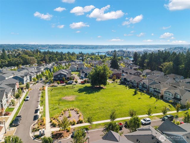 1060 Banyan Street, Bremerton, WA 98310