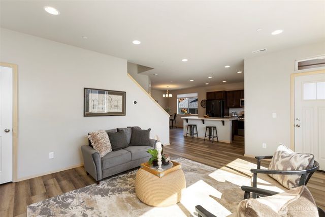 1060 Banyan Street, Bremerton, WA 98310