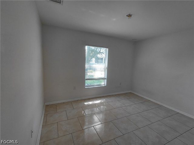 2013 NE 13th PL, Cape Coral, FL 33909