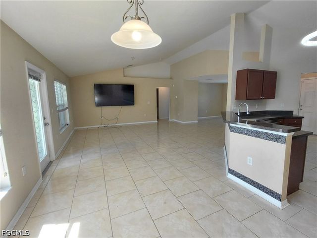 2013 NE 13th PL, Cape Coral, FL 33909