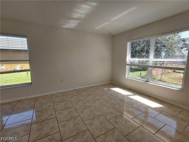 2013 NE 13th PL, Cape Coral, FL 33909