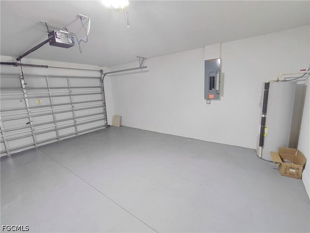 2013 NE 13th PL, Cape Coral, FL 33909