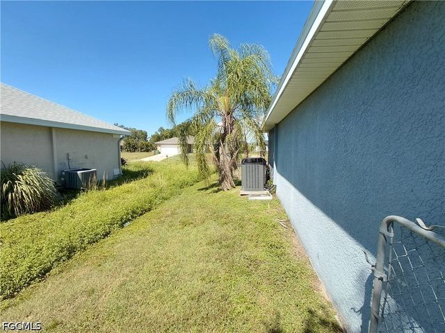 2013 NE 13th PL, Cape Coral, FL 33909