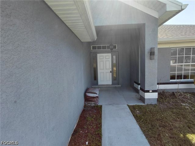 2013 NE 13th PL, Cape Coral, FL 33909