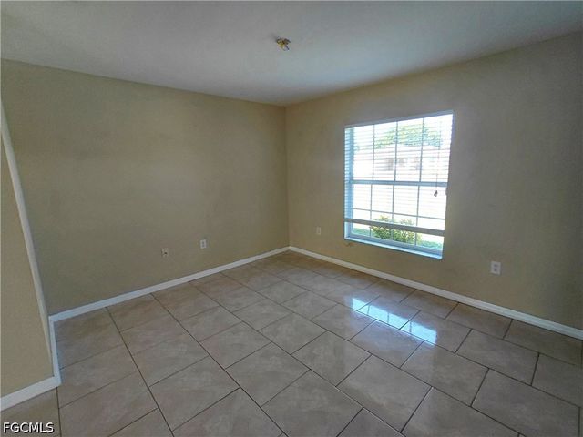 2013 NE 13th PL, Cape Coral, FL 33909
