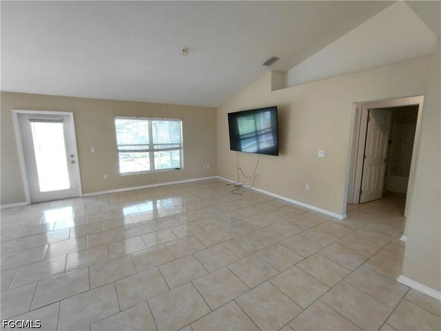 2013 NE 13th PL, Cape Coral, FL 33909