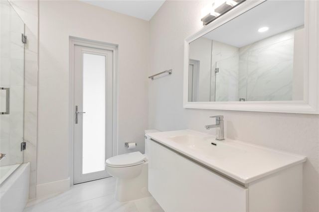 4490 NW 8TH Street, Coconut Creek, FL 33066