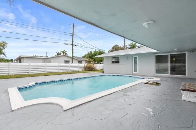 4490 NW 8TH Street, Coconut Creek, FL 33066