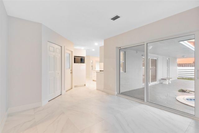 4490 NW 8TH Street, Coconut Creek, FL 33066
