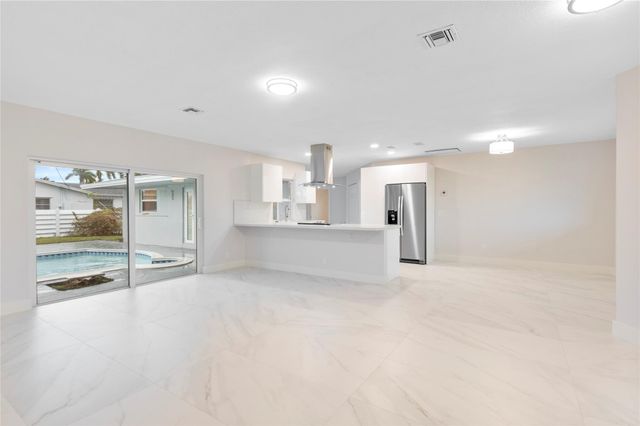 4490 NW 8TH Street, Coconut Creek, FL 33066
