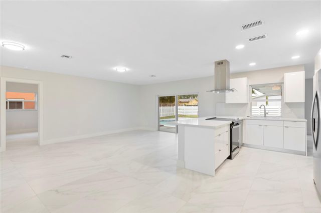 4490 NW 8TH Street, Coconut Creek, FL 33066