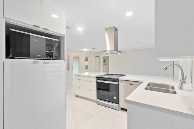 4490 NW 8TH Street, Coconut Creek, FL 33066