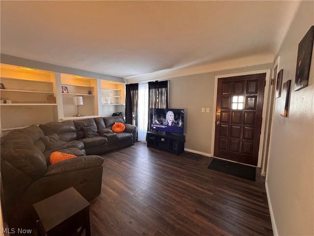 12908 York Boulevard, Garfield Heights, OH 44125