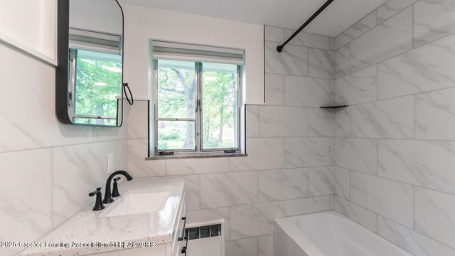 753 E Saginaw Street, East Lansing, MI 48823