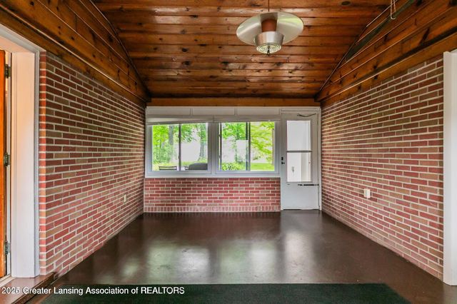 753 E Saginaw Street, East Lansing, MI 48823