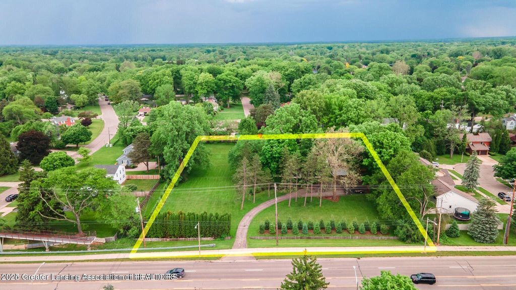 753 E Saginaw Street, East Lansing, MI 48823